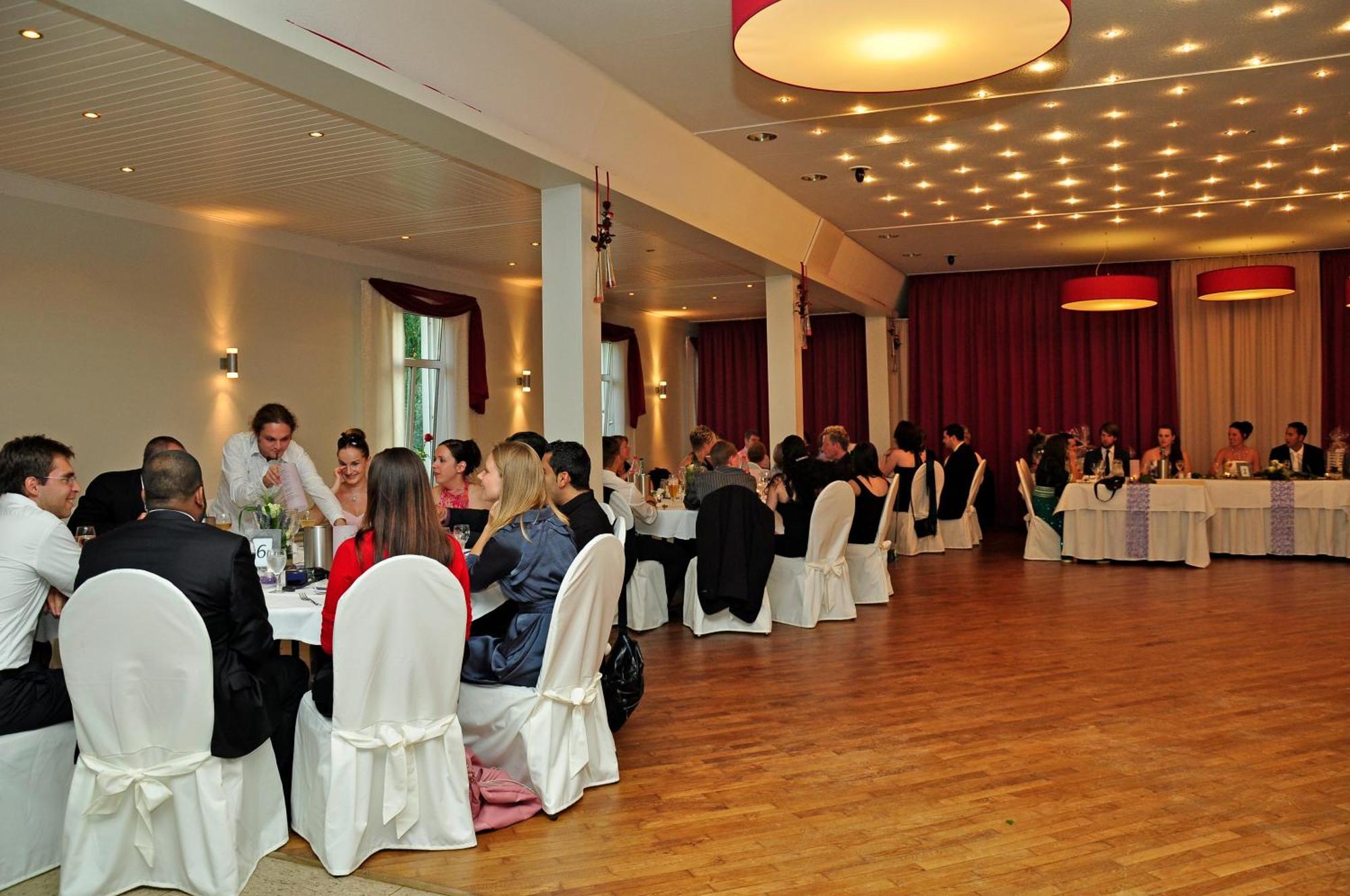 Hotel & Restaurant Zum Deutschen Hause Kirchhatten Eksteriør bilde