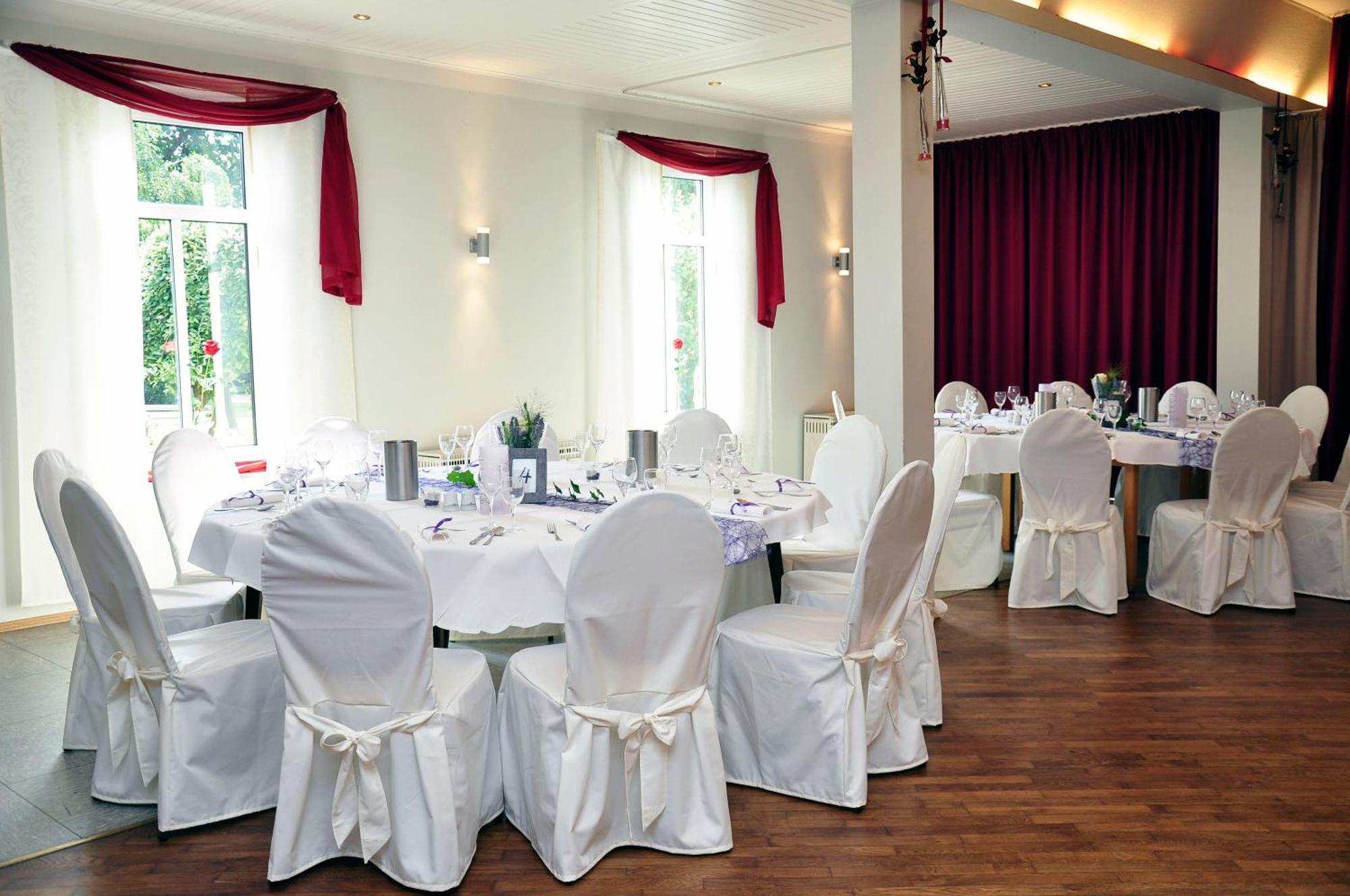 Hotel & Restaurant Zum Deutschen Hause Kirchhatten Eksteriør bilde