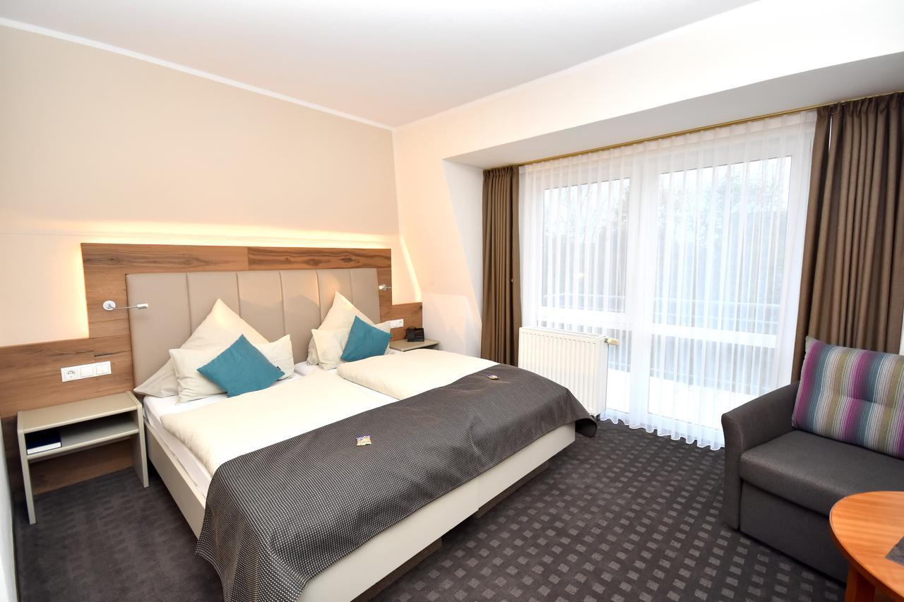 Hotel & Restaurant Zum Deutschen Hause Kirchhatten Eksteriør bilde