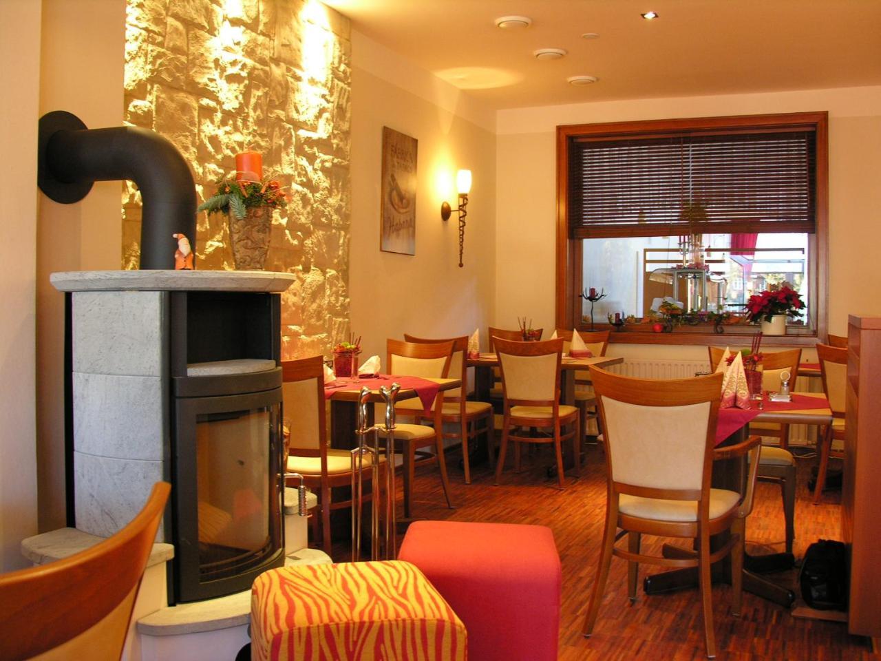 Hotel & Restaurant Zum Deutschen Hause Kirchhatten Eksteriør bilde